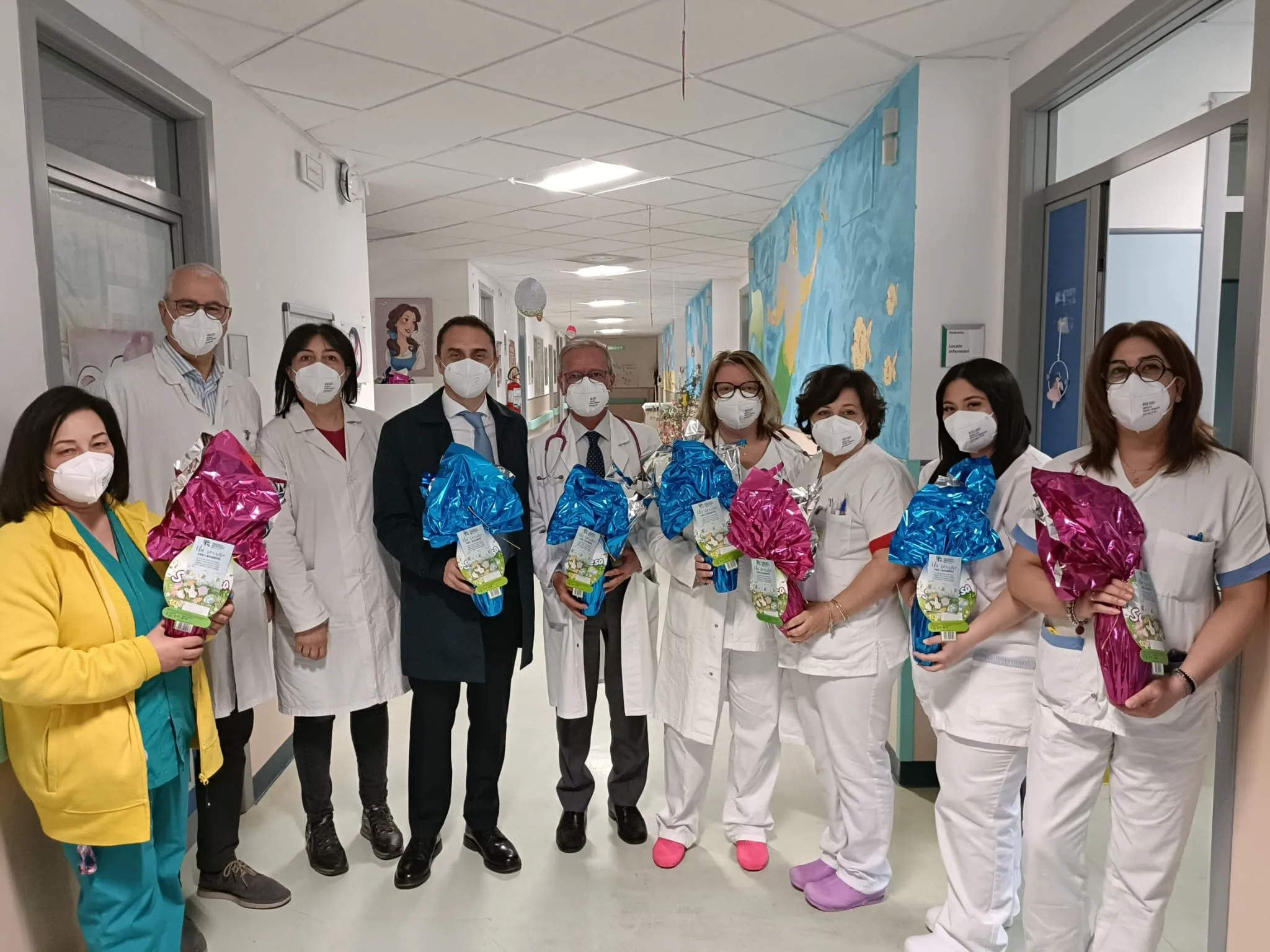 Progetto solidale, uova di Pasqua nei reparti di pediatria